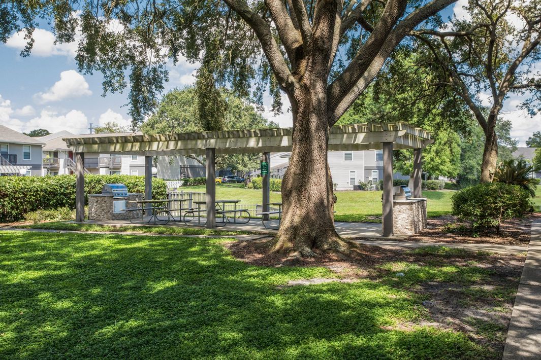 Swan Lake The Multifamily Advisory Group at Cushman & Wakefield